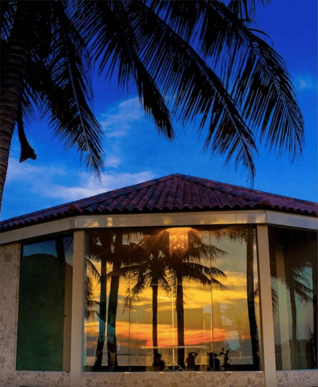 Sunset Beach Resort Kaohsiung Bagian luar foto